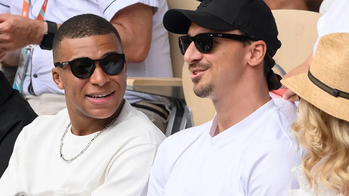 French Open - Kylian Mbappe And Zlatan Ibrahimovic In The Stands Kylian MbappÃ and Zlatan Ibrahimovic attend the Men s Singles Final match between Novak Djokovic of Serbia and Casper Ruud of Norway on Day Fifteen of the 2023 French Open at Roland Garros on June 11, 2023 in Paris, France. Photo by Laurent Zabulon/ABACAPRESS.COM Paris France PUBLICATIONxNOTxINxFRAxSPAxUKxUSAxBELxPOL Copyright: xZabulonxLaurent/ABACAx 856619_001 ZabulonxLaurent/ABACAx 856619_001