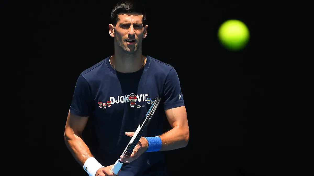 TENNIS NOVAK DJOKOVIC, Novak Djokovic of Serbia is seen in action during a training session at Melbourne Park in Melbourne, Wednesday, January 12, 2022.  ACHTUNG: NUR REDAKTIONELLE NUTZUNG, KEINE ARCHIVIERUNG UND KEINE BUCHNUTZUNG MELBOURNE VIC AUSTRALIA PUBLICATIONxINxGERxSUIxAUTxONLY Copyright: xJAMESxROSSx 0147130555st 