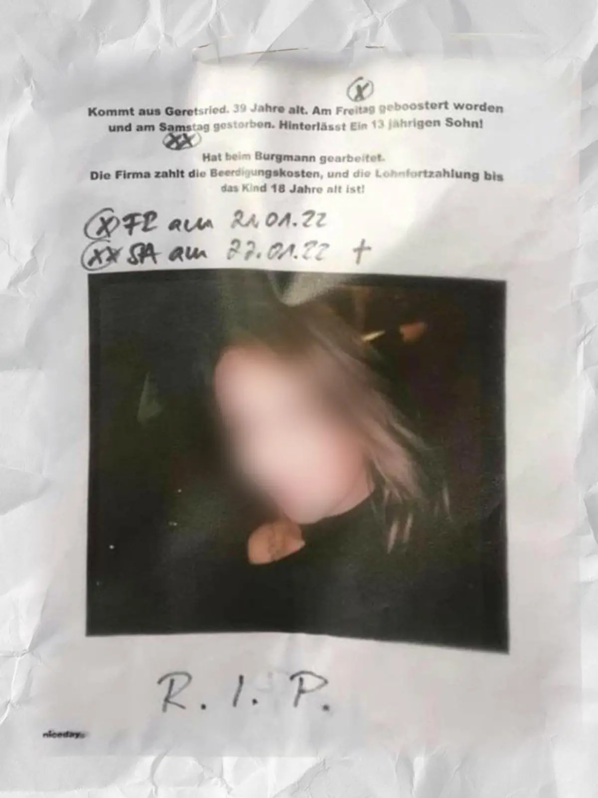 In Bayern wurden nach dem Tod einer Mutter Plakate aufgehängt.