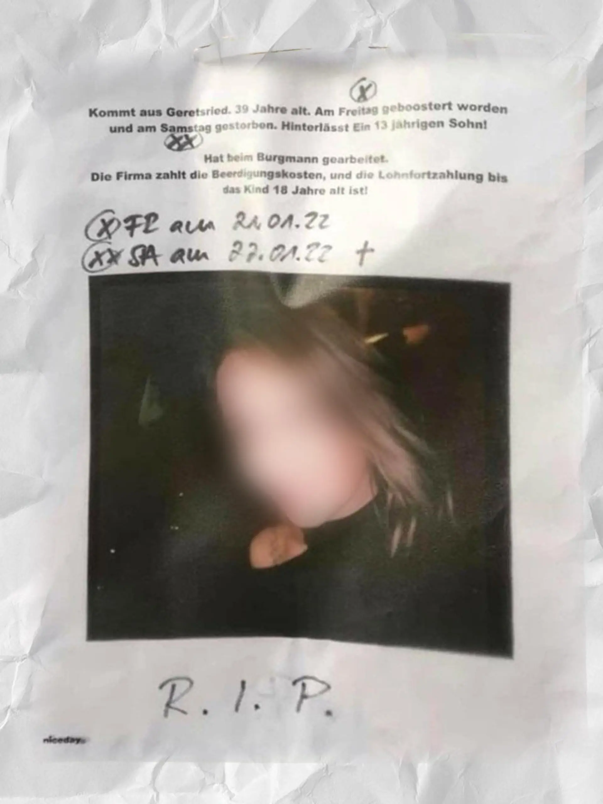 In Bayern wurden nach dem Tod einer Mutter Plakate aufgehängt.