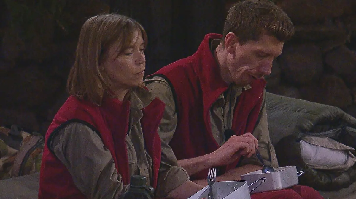 ACHTUNG: SPERRFRIST FÜR ALLE MEDIEN BIS DIENSTAG, 01.02.2022, 23.45 UHR !!! Tag 12 im Camp. Tina Ruland und Manuel Flickinger geniessen das Abendessen.
Die Verwendung des sendungsbezogenen Materials ist nur mit dem Hinweis und Verlinkung auf RTL+ gestattet.