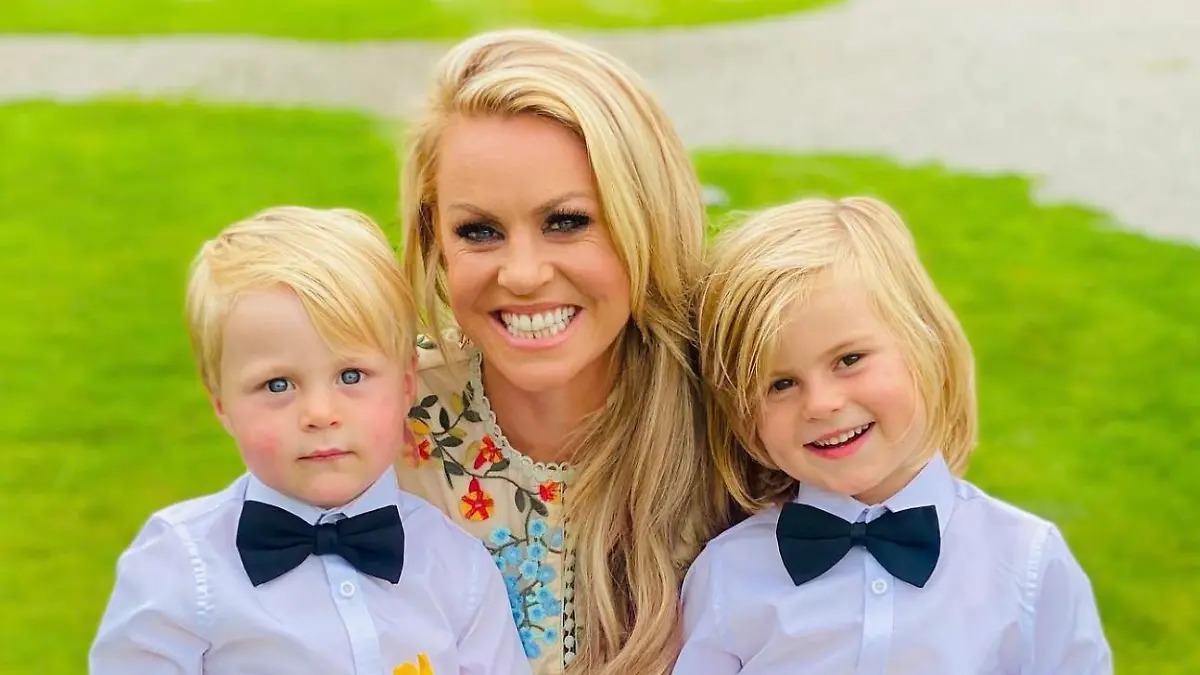 Chemmy Alcott und ihre zwei Söhne Lochlan und Cooper.