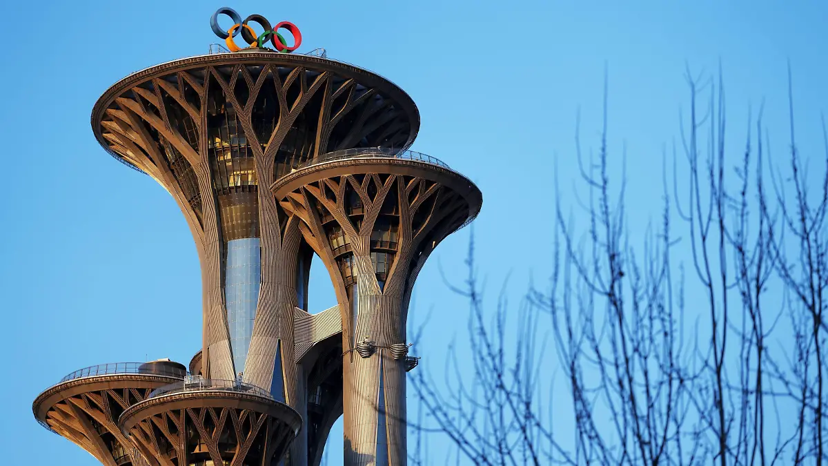 China Olympics 2022 Preparations 6753620 03.02.2022 Beijing Olympic Towers are pictured in a park near the Main Media Centre of the 2022 Beijing Winter Olympics, in Beijing, China. Pavel Bednyakov / Sputnik Beijing China PUBLICATIONxINxGERxSUIxAUTxONLY Copyright: xPavelxBednyakovx