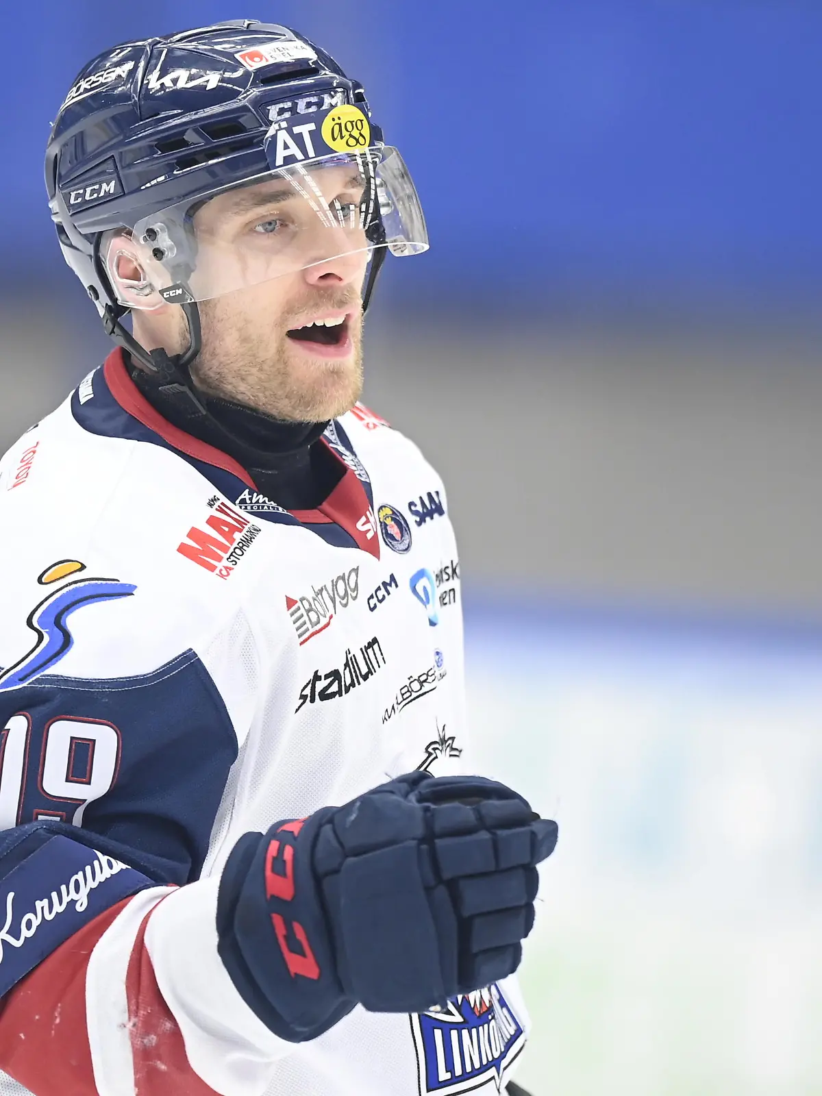 V?XJ? 20220115 Link?pings Patrick Russell jublar efter att ha gjort 1-4 under l?rdagens ishockeymatch i SHL mellan V?xj? Lakers och Link?ping HC i Vida Arena. Foto: Mikael Fritzon/TT/ kod 62360
