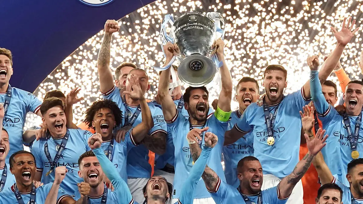 Manchester City v Inter Milan - UEFA Champions League - Final - Ataturk Olympic Stadium Manchester City s Ilkay Gundogan lifts the UEFA Champions League Trophy following victory over Inter Milan in the UEFA Champions League Final at the Ataturk Olympic Stadium, Istanbul. Picture date: Saturday June 10, 2023. Use subject to restrictions. Editorial use only, no commercial use without prior consent from rights holder. PUBLICATIONxNOTxINxUKxIRL Copyright: xNickxPottsx 72559013