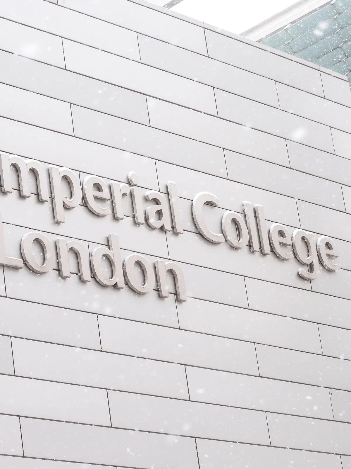 HANDOUT - 28.02.2018, Großbritannien, London: Außenaufnahme des Imperial College London. Knapp ein Jahr nach Beginn einer umstrittenen Studie, bei der Freiwillige gezielt mit dem Coronavirus infiziert worden sind, hat das Imperial College in London erste Ergebnisse vorgestellt. (zu dpa «Gezielt Corona-infiziert: Erste Ergebnisse nach umstrittener Studie») Foto: Imperial College London/dpa - ACHTUNG: Nur zur redaktionellen Verwendung im Zusammenhang mit der aktuellen Berichterstattung und nur mit vollständiger Nennung des vorstehenden Credits +++ dpa-Bildfunk +++