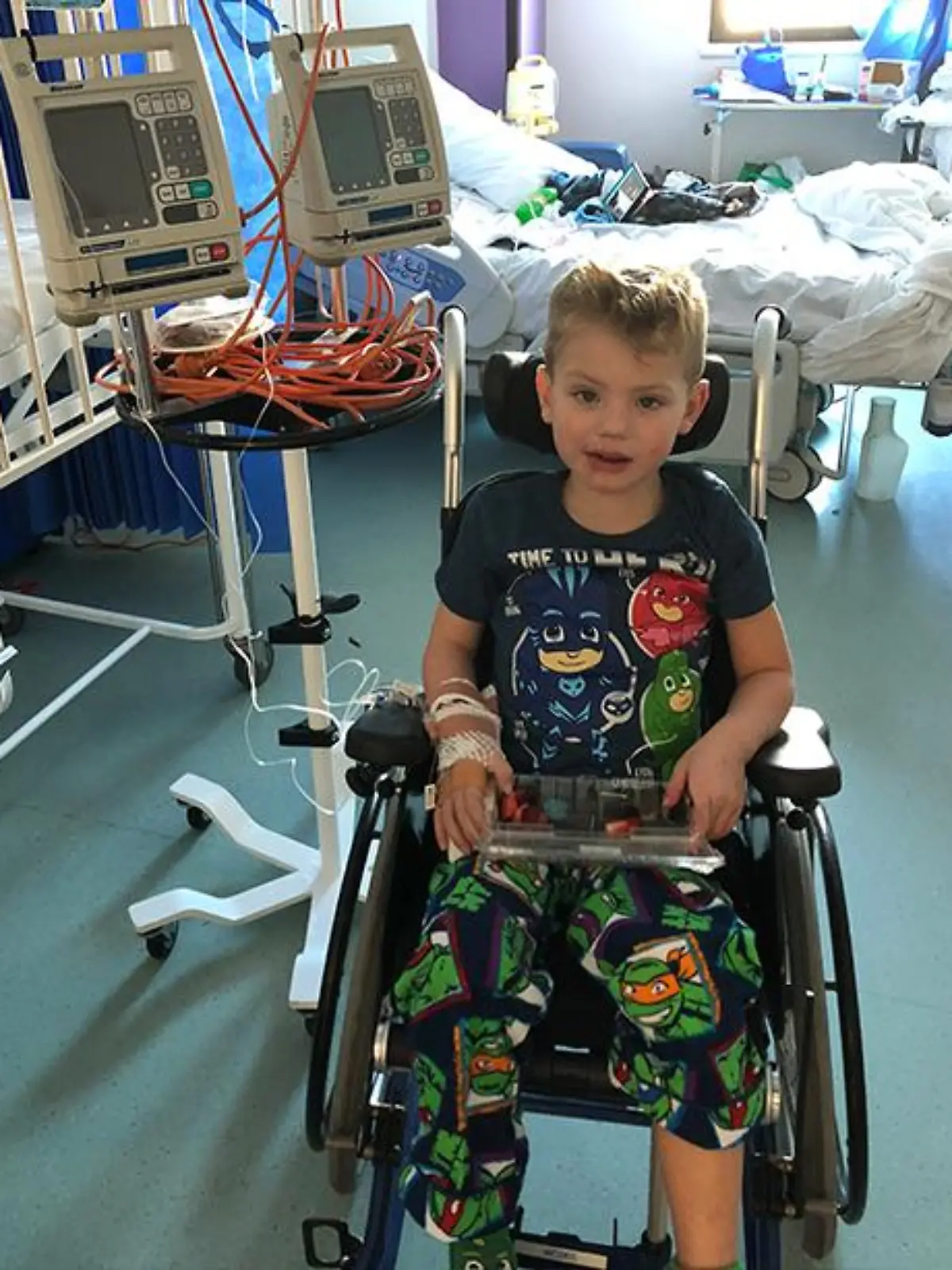 Oliver Davis im Krankenhaus im Rollstuhl
