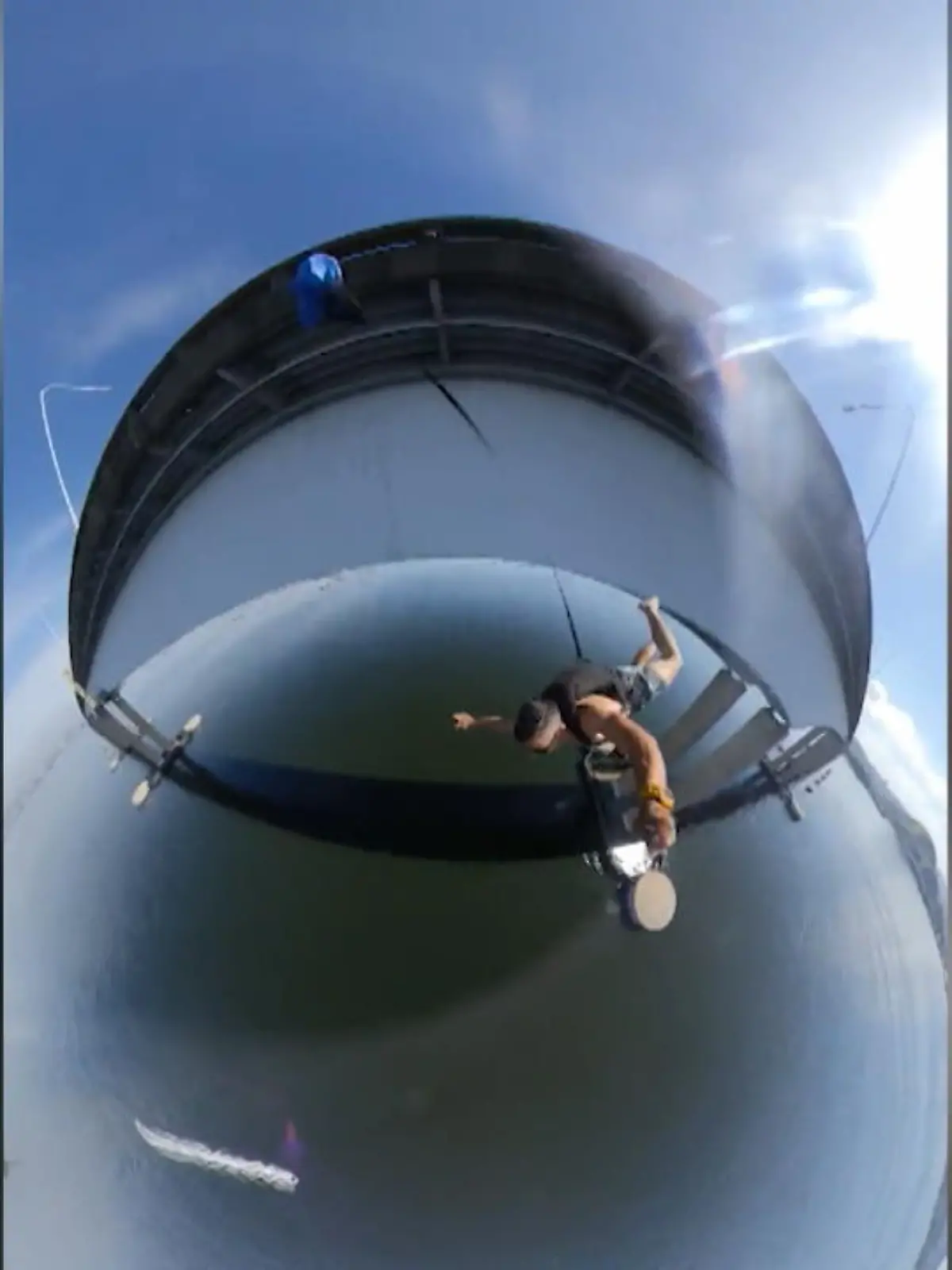 Bild zu: "Basejumper spielt mit seinem Leben"