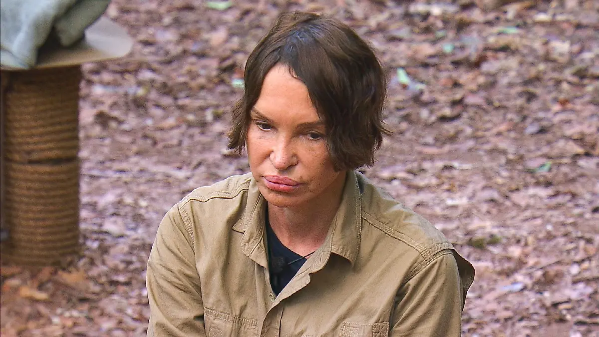 ACHTUNG: SPERRFRIST FÜR ALLE MEDIEN BIS MITTWOCH, 02.02.2022, 23.45 UHR !!!  Tag 13 im Camp. Anouschka Renzi, die letzte Frau im Camp, berichtet der Herrenrunde und im Dschungeltelefon von ihrer Kindheit und ihrem Adoptivvater, dem bekannten Schauspieler Paul Hubschmidt.

Die Verwendung des sendungsbezogenen Materials ist nur mit dem Hinweis und Verlinkung auf RTL+ gestattet.