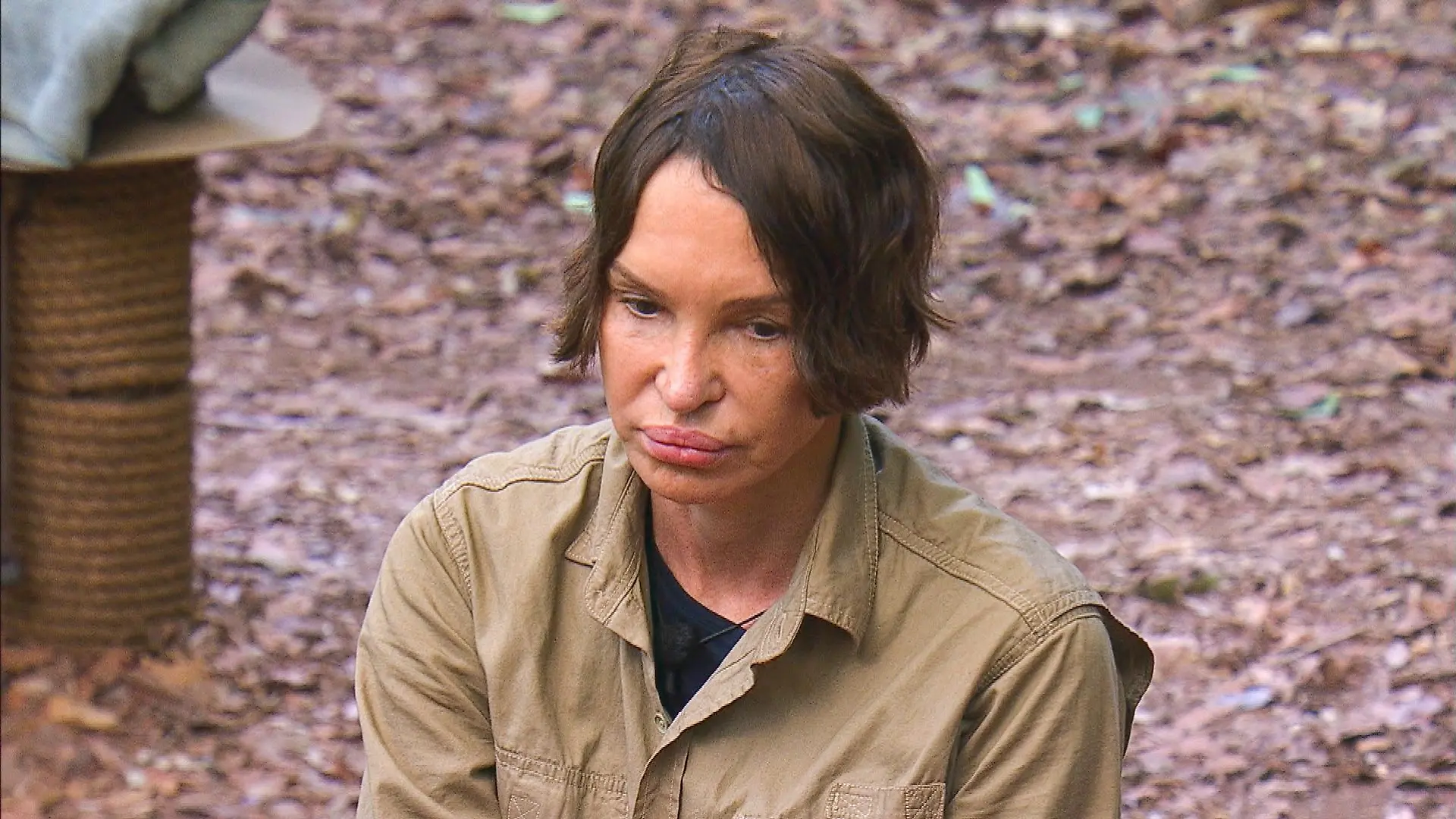 ACHTUNG: SPERRFRIST FÜR ALLE MEDIEN BIS MITTWOCH, 02.02.2022, 23.45 UHR !!! Tag 13 im Camp. Anouschka Renzi, die letzte Frau im Camp, berichtet der Herrenrunde und im Dschungeltelefon von ihrer Kindheit und ihrem Adoptivvater, dem bekannten Schauspieler Paul Hubschmidt.
Die Verwendung des sendungsbezogenen Materials ist nur mit dem Hinweis und Verlinkung auf RTL+ gestattet.