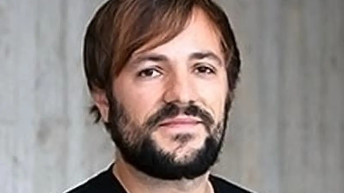 Tobias Arenz.