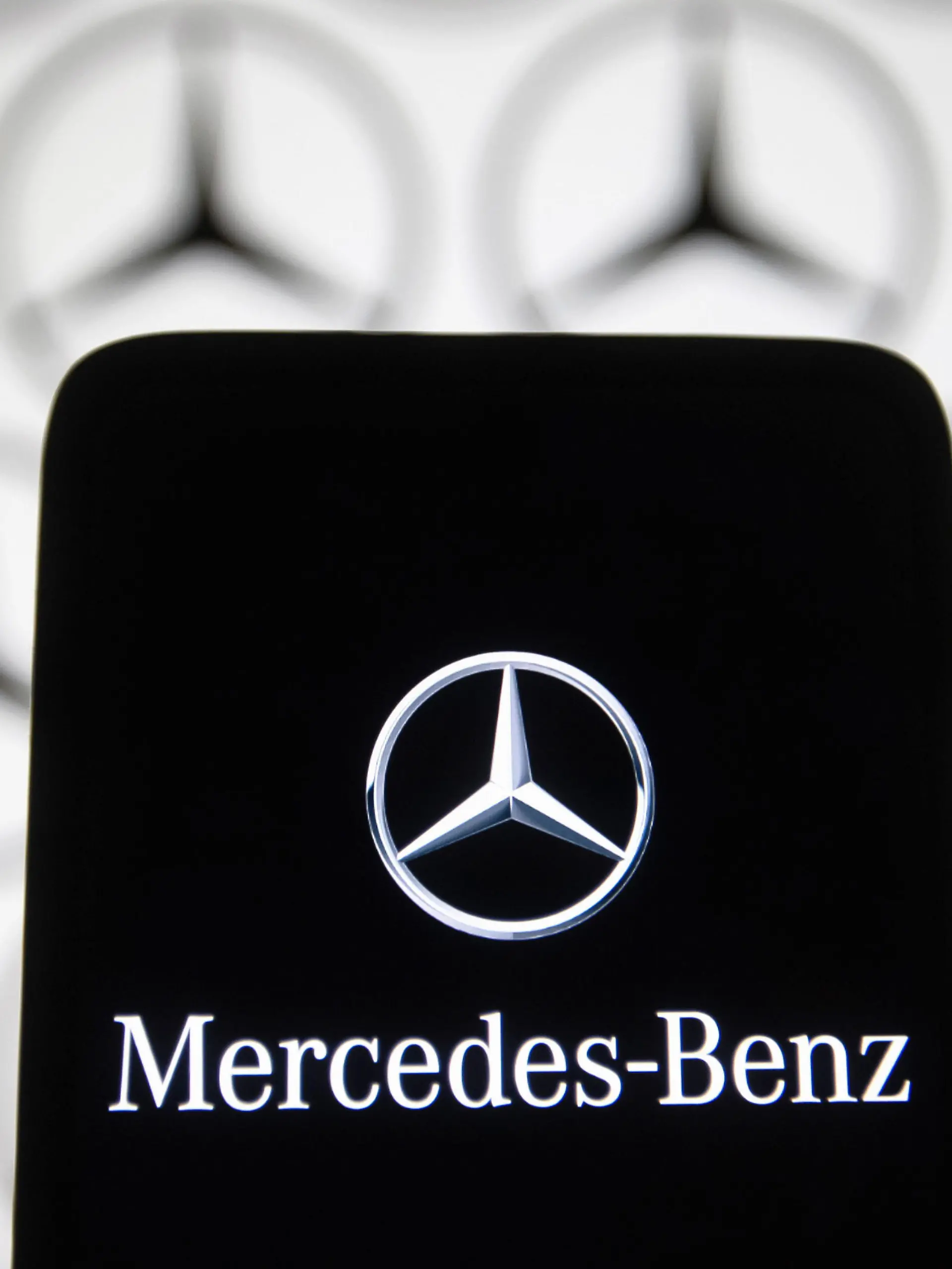 December 30, 2021, Ukraine: In this photo illustration, a Mercedes-Benz AG logo is seen on a smartphone screen. (Credit Image: © Pavlo Gonchar/SOPA Images via ZUMA Press Wire