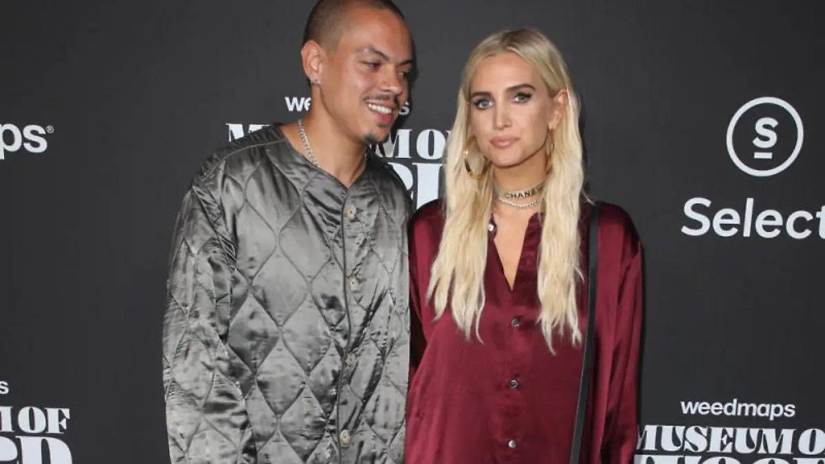 Ashlee Simpson verlor ihren Ehering beim Party machen!