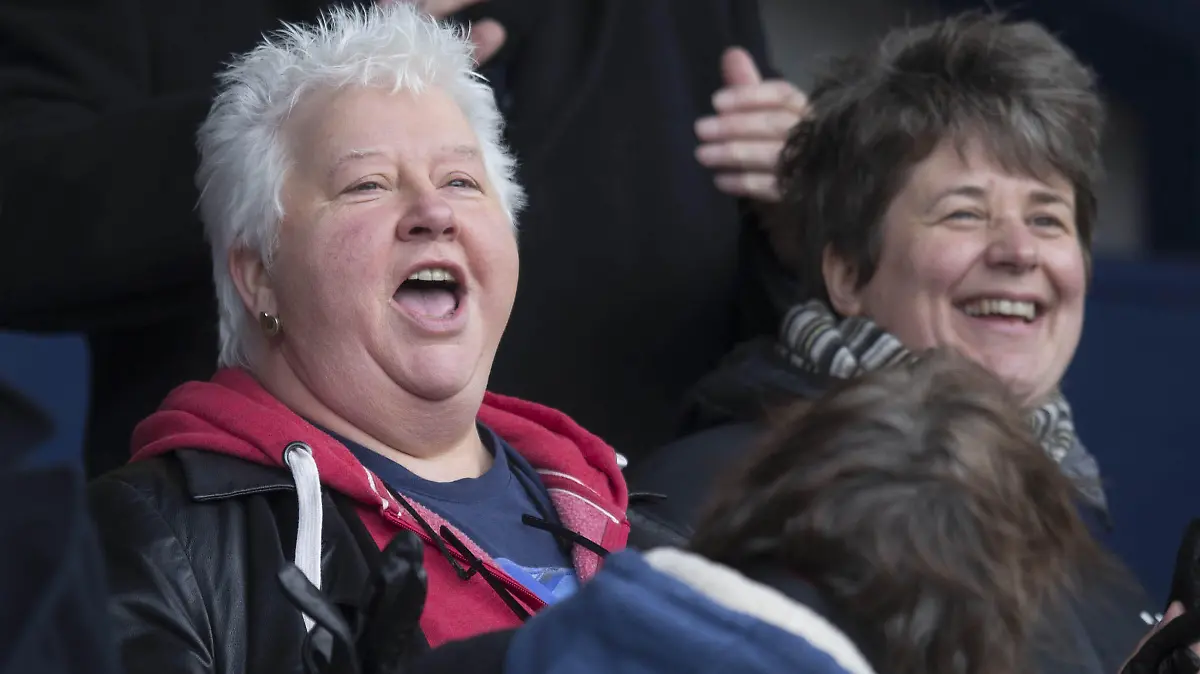 Val McDermid ends Raith Rovers sponsorship. File photo dated 08/03/14 of author Val Mcdermid (left) attending a Raith Rovers v St Johnstone game during the William Hill Scottish Cup Quarter Final match at Starks Park, Kirkcaldy. McDermid has ended her sponsorship of a football club after it signed player David Goodwillie who was found to have raped a woman. Raith Rovers, based in Kirkcaldy, Fife, announced on Monday that it had taken on the striker. Issue date: Tuesday February 1, 2022. See PA story SCOTLAND Goodwillie . Photo credit should read: Jeff Holmes/PA Wire EDITORIAL USE ONLY URN:65041059