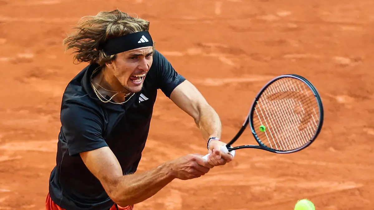 2023 French Open - Day Eleven Alexander ZVEREV GER during his match against Tomas MARTIN ETCHEVERRY ARG on Philippe CHATRIER court in The French Open Roland Garros 2023 tennis tournament day eleven. Paris France PUBLICATIONxNOTxINxFRA Copyright: xIbrahimxEzzatx originalFilename:ezzat-notitle230607_npZSX.jpg