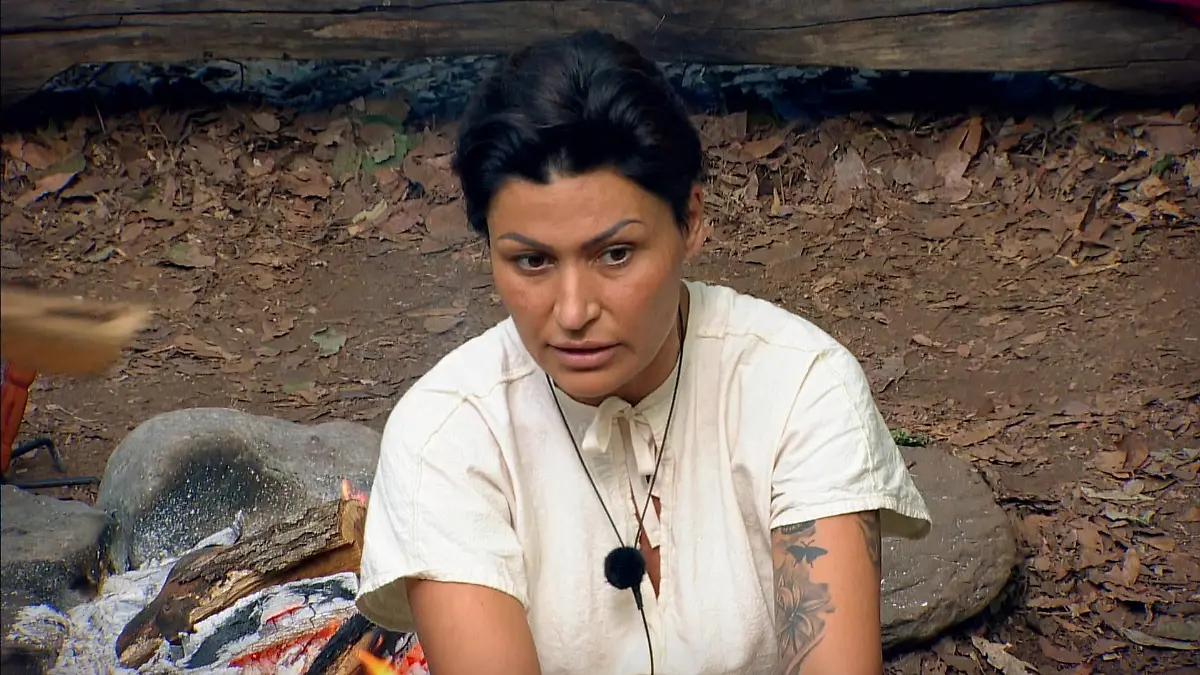 Jasmin Herren spricht im Dschungelcamp von Willi.