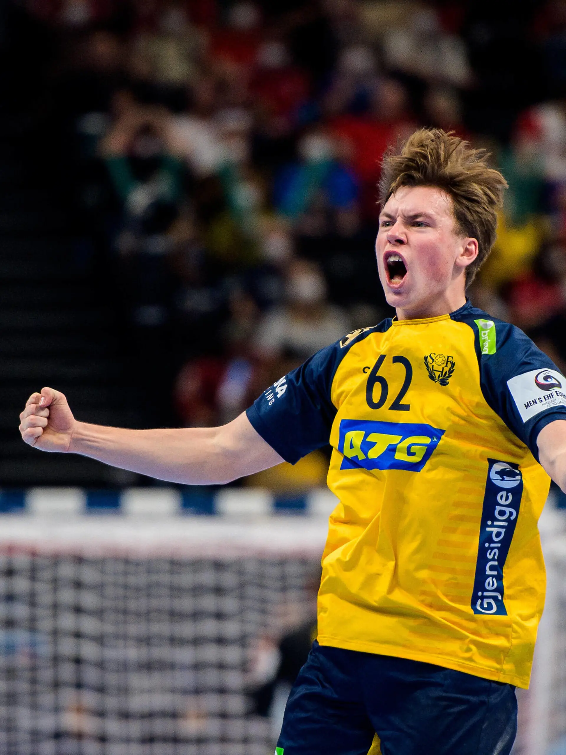  220130 Valter Chrintz of Sweden celebrates during the EHF European Handball Championship final between Sweden and Spain on January 30, 2022 in Budapest. Photo: Johanna Lundberg / BILDBYRAN / kod JL / JL0238 bbeng ehf euro 2022 em 2022 european mens handball championship 2022 handball handboll handbolls-em 2022 handball handball-em 2022 final sverige sweden spain spanien jubel *** 220130 Valter Chrintz of Sweden celebrates during the EHF European Handball Championship final between Sweden and Spain on January 30, 2022 in Budapest Photo Johanna Lundberg BILDBYRAN kod JL JL0238 bbeng ehf euro 2022 em 2022 european men handball s handball championship 2022 handball handboll handbolls em 2022 handball handball em 2022 final sweden sweden spain spain cheers, PUBLICATIONxNOTxINxSWExNORxAUT Copyright: JOHANNAxLUNDBERG BB220130JL084