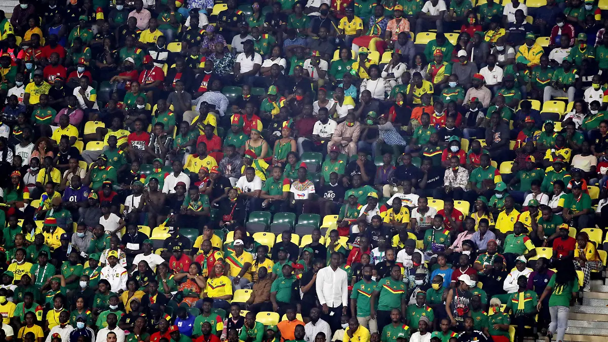 Soccer Football - Africa Cup of Nations - Round of 16 - Cameroon v Comoros - Stade d'Olembe, Yaounde, Cameroon - January 24, 2022 General view of Cameroon fans inside the stadium REUTERS/Mohamed Abd El Ghany