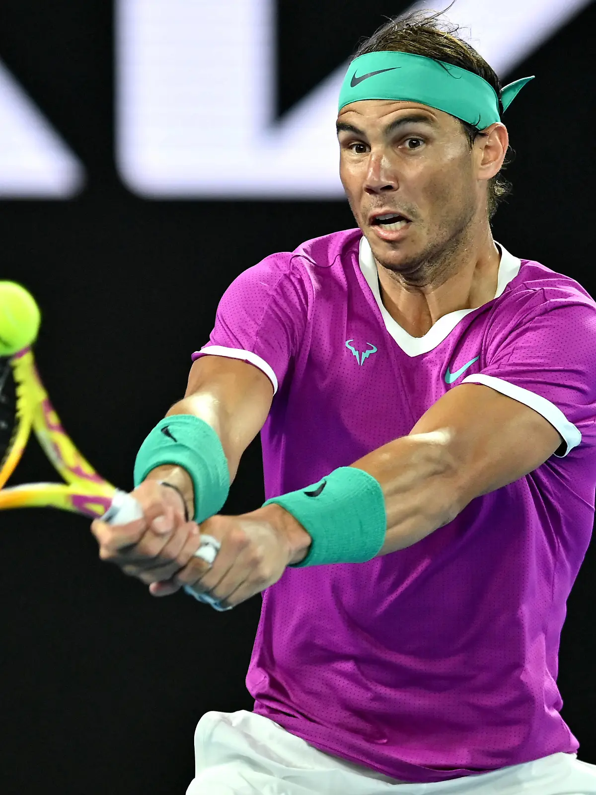  TENNIS AUSTRALIAN OPEN, Rafael Nadal of Spain plays a shot during his Mens semifinal match against Matteo Berrettini of Italy on Day 12 of the Australian Open, at Melbourne Park, in Melbourne, Friday, January 28, 2022.  ACHTUNG: NUR REDAKTIONELLE NUTZUNG, KEINE ARCHIVIERUNG UND KEINE BUCHNUTZUNG MELBOURNE VIC AUSTRALIA PUBLICATIONxINxGERxSUIxAUTxONLY Copyright: xJOELxCARRETTx 20220128001617778781