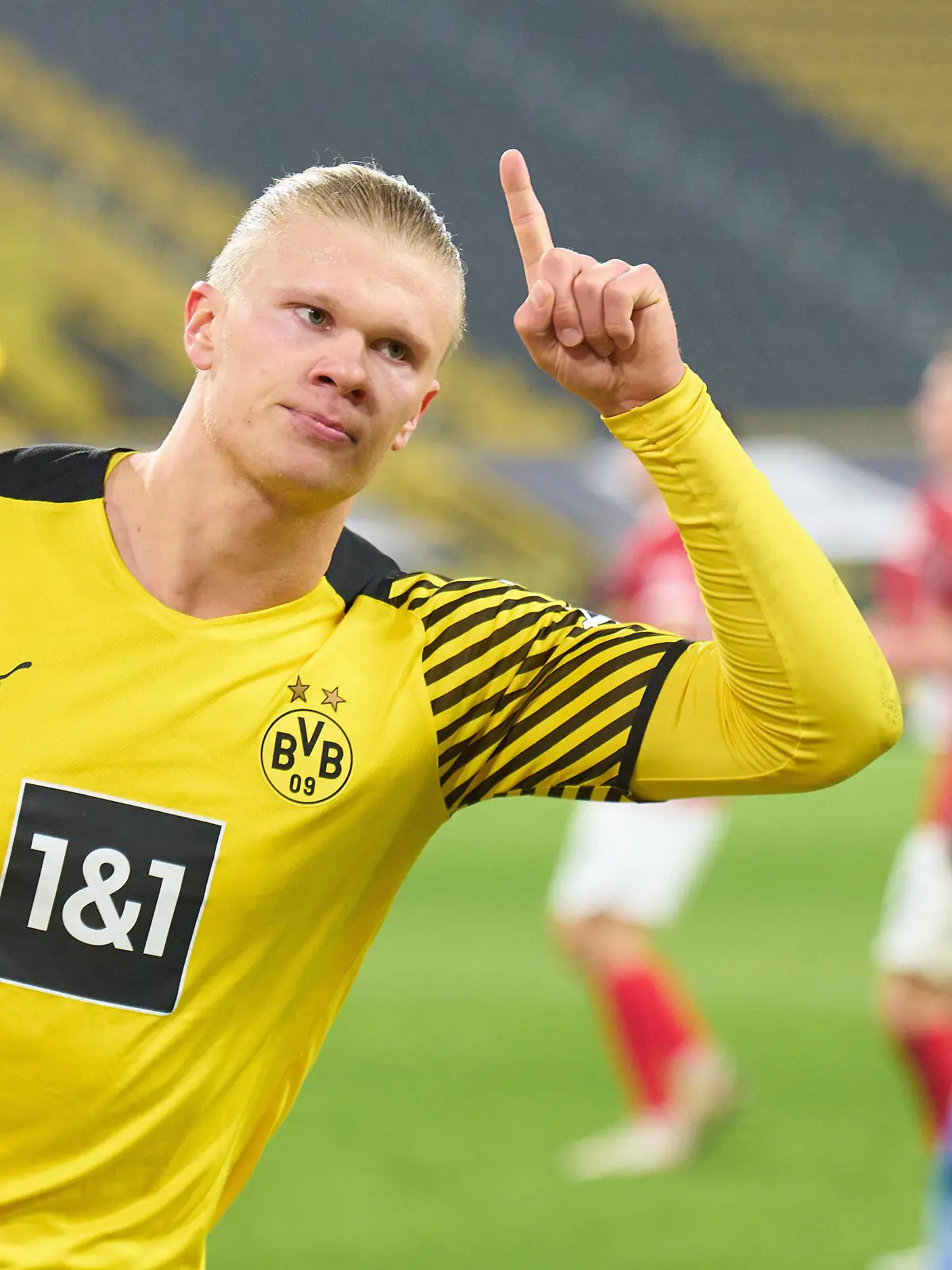  Erling HAALAND, Haland, BVB 9 scores, shoots goal , Tor, Treffer, Torschuss, 4-1, celebrates his goal, happy, laugh, celebration, in the match BORUSSIA DORTMUND - SC FREIBURG 1.German Football League on Jan 14, 2022 in Dortmund, Germany Season 2021/2022, matchday 19, 1.Bundesliga, 19.Spieltag, BVB