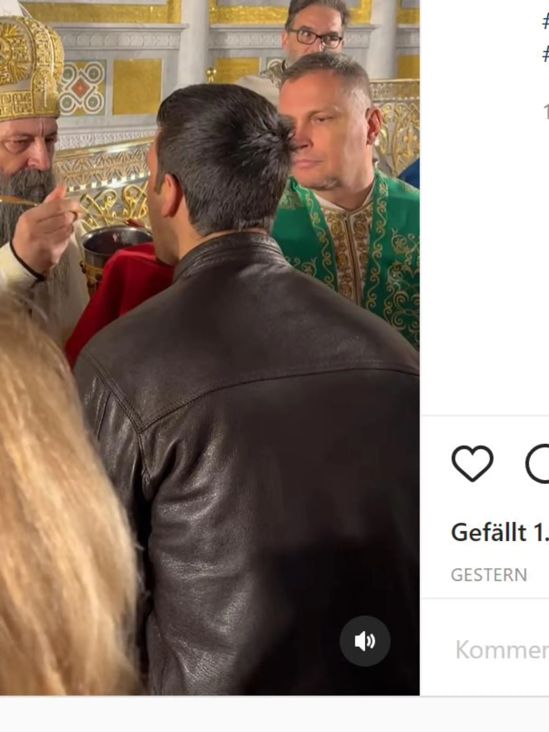 Novak Djokovic in der serbischen Kirche.