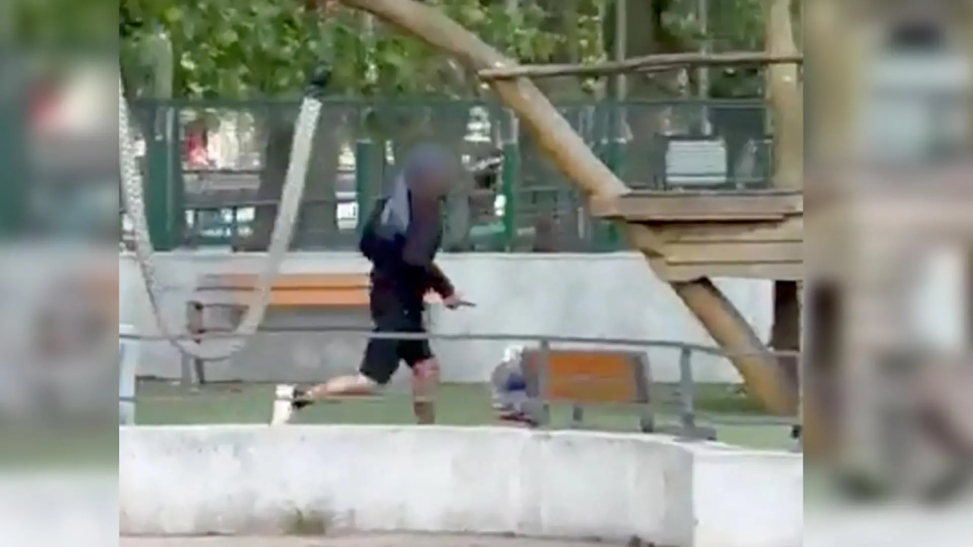 Der 32-Jährige soll mehrere Kinder in einem Park in Annecy verletzt haben.