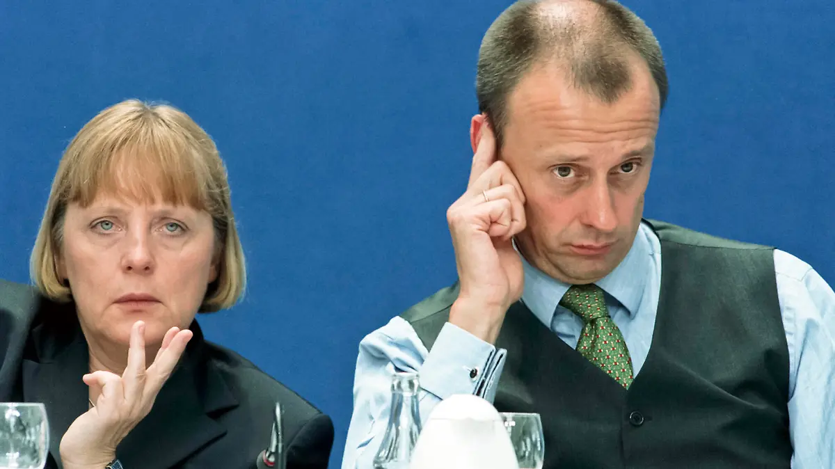 Angela Merkel, Friedrich Merz Angela Merkel, Friedrich Merz kleiner Parteitag der CDU zur Zuwanderung Berlin Berlin Deutschland Germany *** Angela Merkel, Friedrich Merz Angela Merkel, Friedrich Merz small party conference of the CDU on immigration Berlin Berlin Germany Germany Copyright: xKarl-BerndxKarwaszx