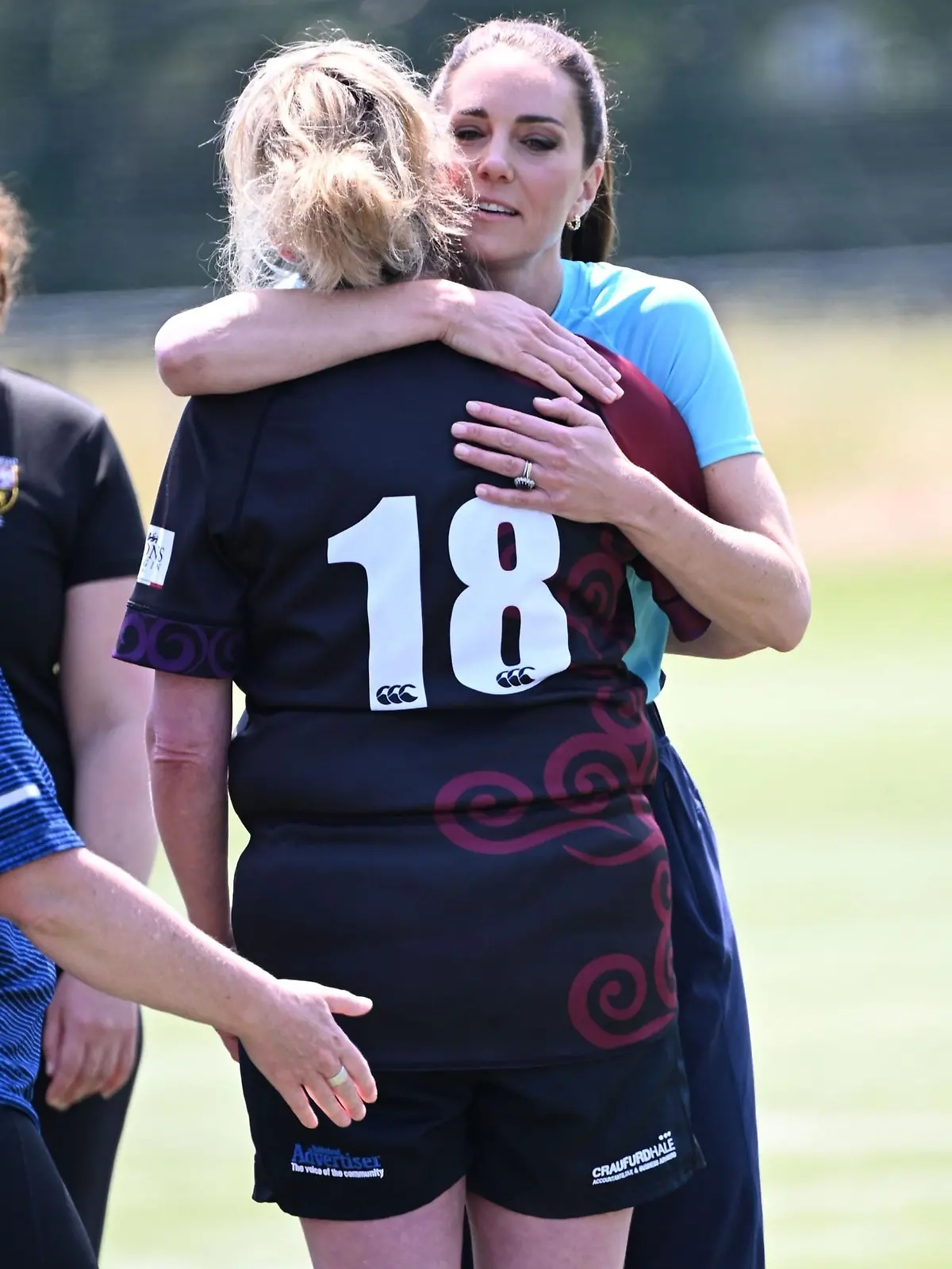 BGUK_2658355 - Maidenhead, UNITED KINGDOM - The Princess of Wales, Patron of the Rugby Football Union, met local and national male players at Maidenhead Rugby Club to discuss the Shaping Us campaign.
During her visit, The Princess will take part in rugby drills on the pitch with a number of local and professional players. Her Royal Highness will then head inside to the clubhouse for a conversation around early childhood experiences, fatherhood, and the impact that settings such as local sports clubs can have in creating a network of support around those who are helping to raise children.
Pictured: Catherine - Kate Middleton - Princess of Wales
BACKGRID UK 7 JUNE 2023 


