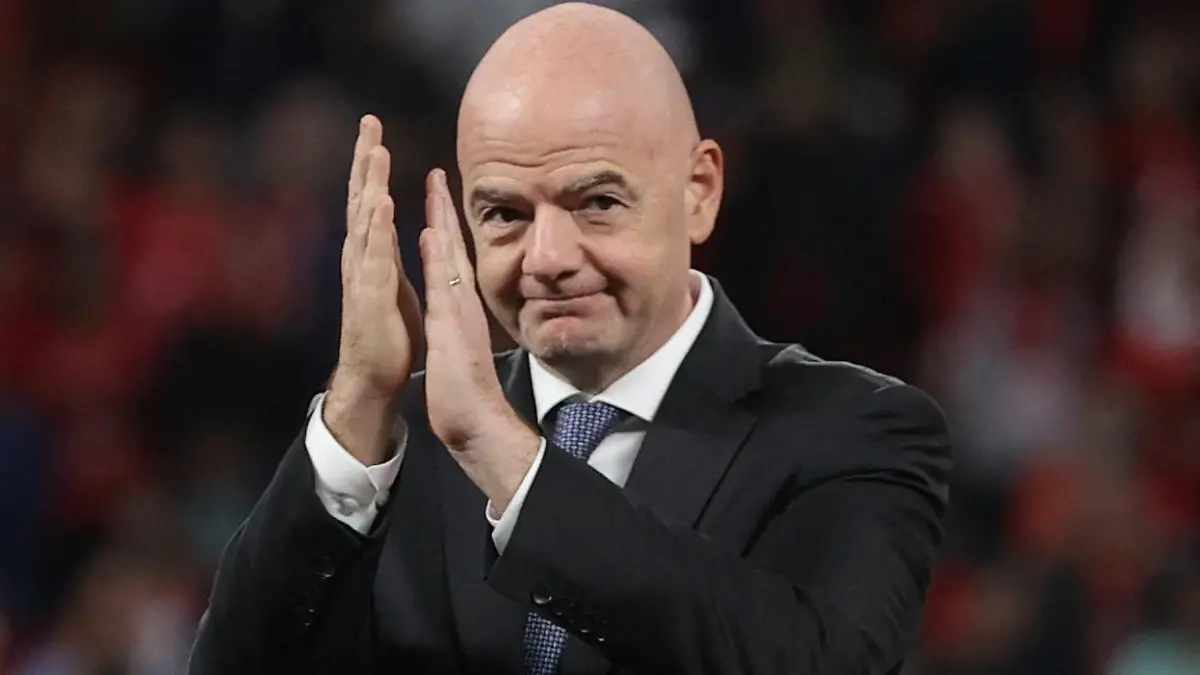 FILE PHOTO: Soccer Football - African Super Cup - Final - Al Ahly SC v Raja Casablanca - Ahmed bin Ali Stadium, Al Rayyan, Qatar - December 22, 2021 FIFA president Gianni Infantino during the trophy ceremony REUTERS/Ibraheem Al Omari/File Photo