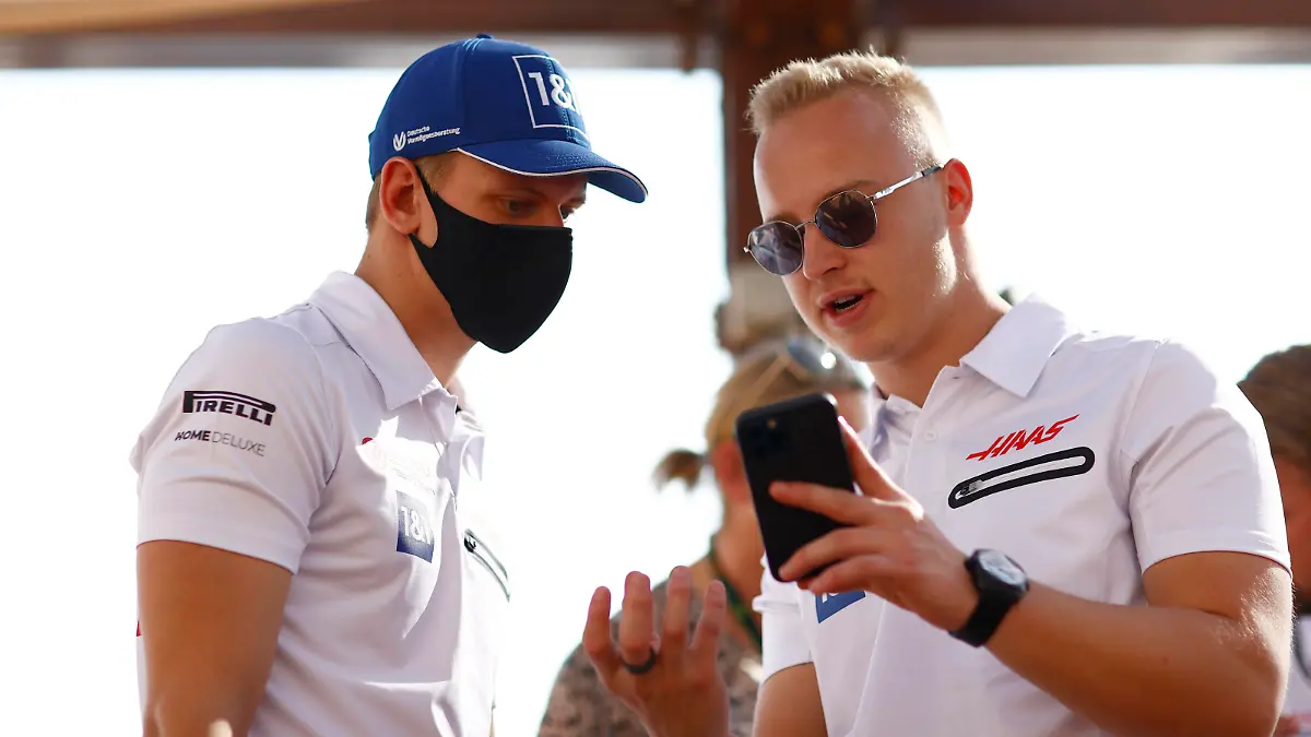 Formula 1 2021: Abu Dhabi GP YAS MARINA CIRCUIT, UNITED ARAB EMIRATES - DECEMBER 09: Mick Schumacher, Haas F1 Nikita Mazepin, Haas F1 during the Abu Dhabi GP at Yas Marina Circuit on Thursday December 09, 2021 in Abu Dhabi, United Arab Emirates. Photo by Andy Hone / LAT Images Images PUBLICATIONxINxGERxSUIxAUTxHUNxONLY GP2122_113159_ONZ9416 