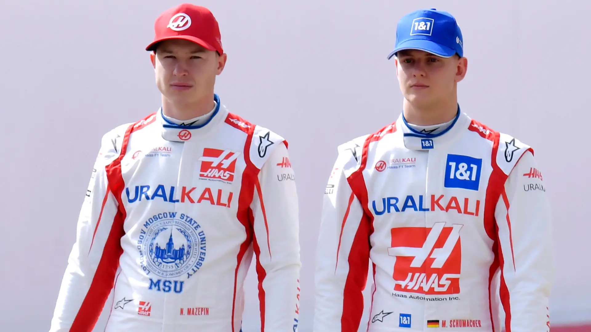 SCHUMACHER Mick HAAS F1 Team mit MAZEPIN Nikita FIA Formel 1 Testfahrten 2021 in Bahrain 1.Tag Am 12.03.2021 Bahrain International Circuit As-Sachir *** SCHUMACHER Mick HAAS F1 Team with MAZEPIN Nikita FIA Formula 1 Test 2021 in Bahrain 1 day On 12 03 2021 Bahrain International Circuit As Sachir