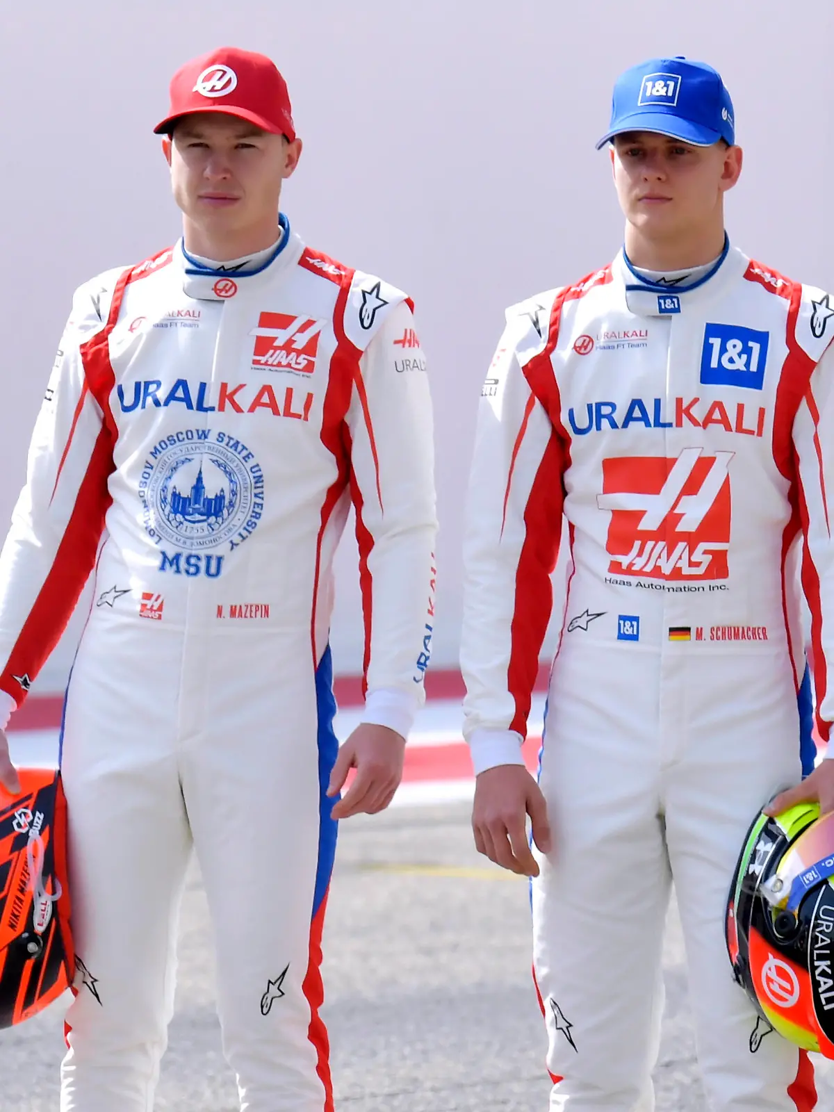  SCHUMACHER Mick HAAS F1 Team mit MAZEPIN Nikita FIA Formel 1 Testfahrten 2021 in Bahrain 1.Tag Am 12.03.2021 Bahrain International Circuit As-Sachir *** SCHUMACHER Mick HAAS F1 Team with MAZEPIN Nikita FIA Formula 1 Test 2021 in Bahrain 1 day On 12 03 2021 Bahrain International Circuit As Sachir