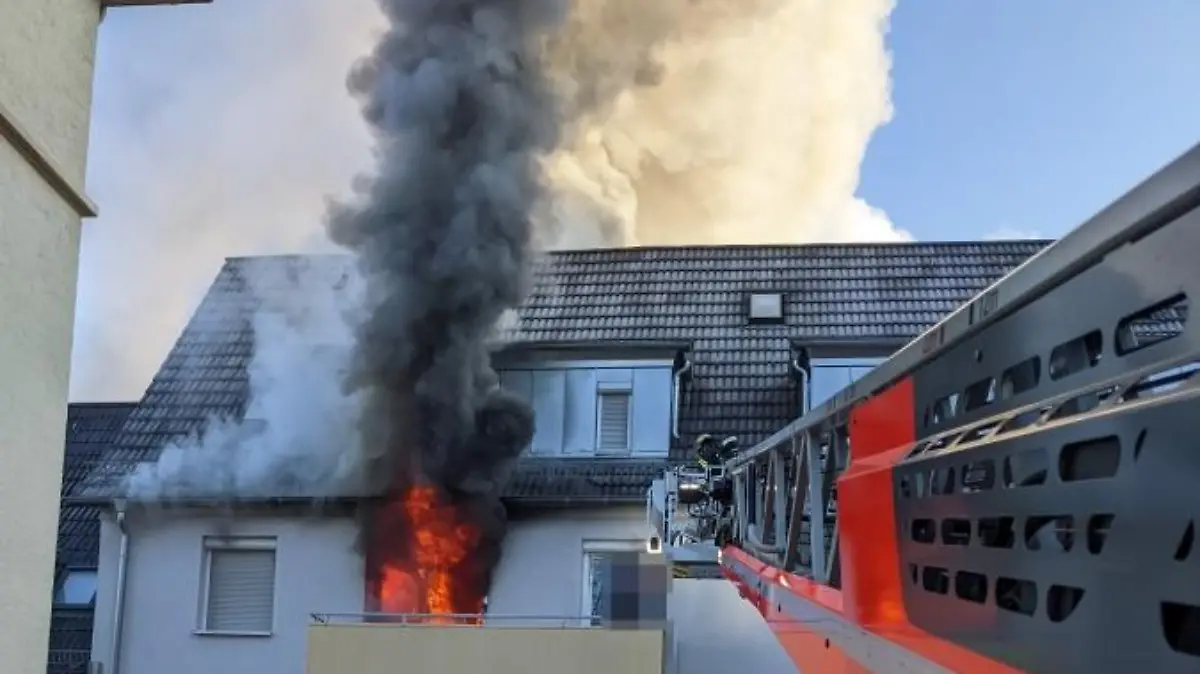 Eine Frau starb bei einemWohnungsbrand inStuttgart