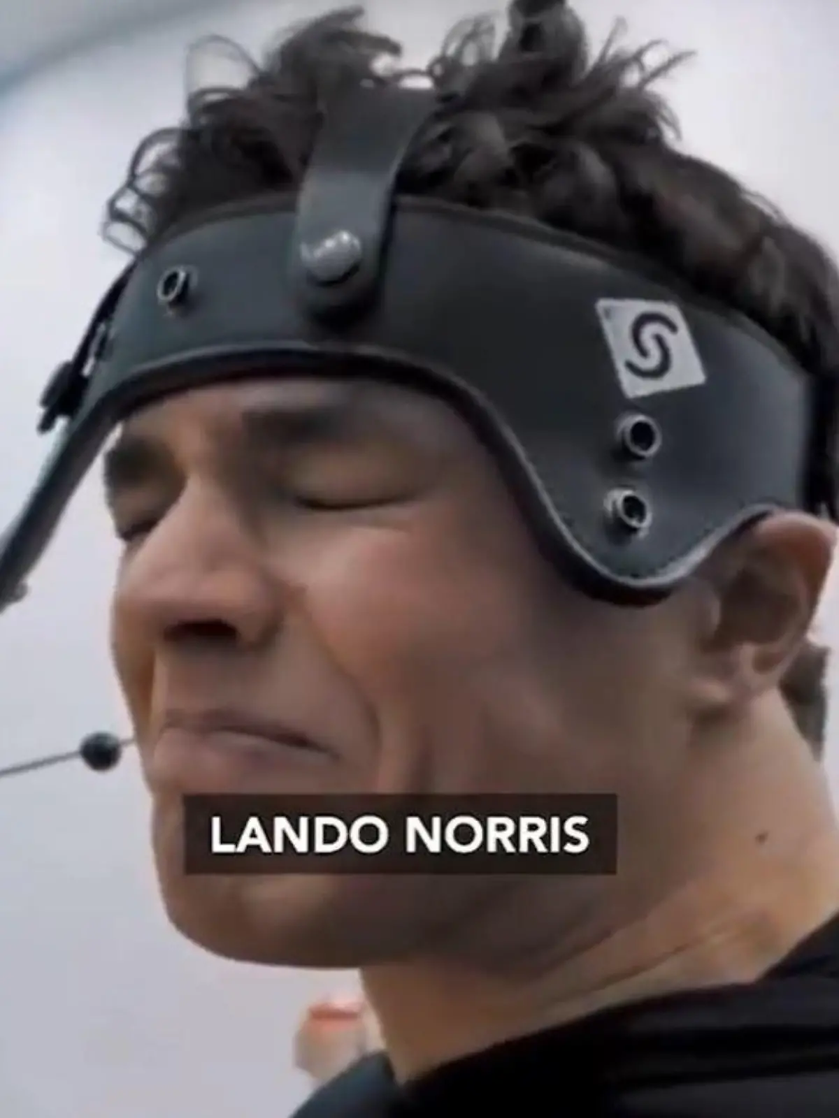 Wenn's am Nacken zerrt und zwickt, dass das Gesicht zur Grimasse wird - dann trainiert ein Formel-1-Pilot wie Lando Norris