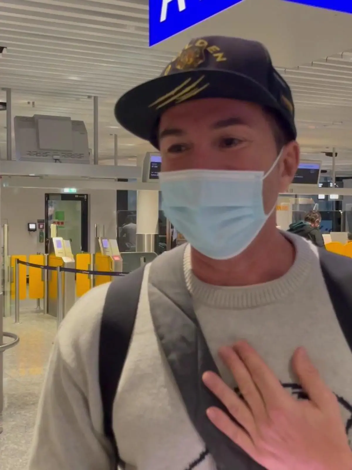 Lucas Cordalis am Frankfurter Flughafen