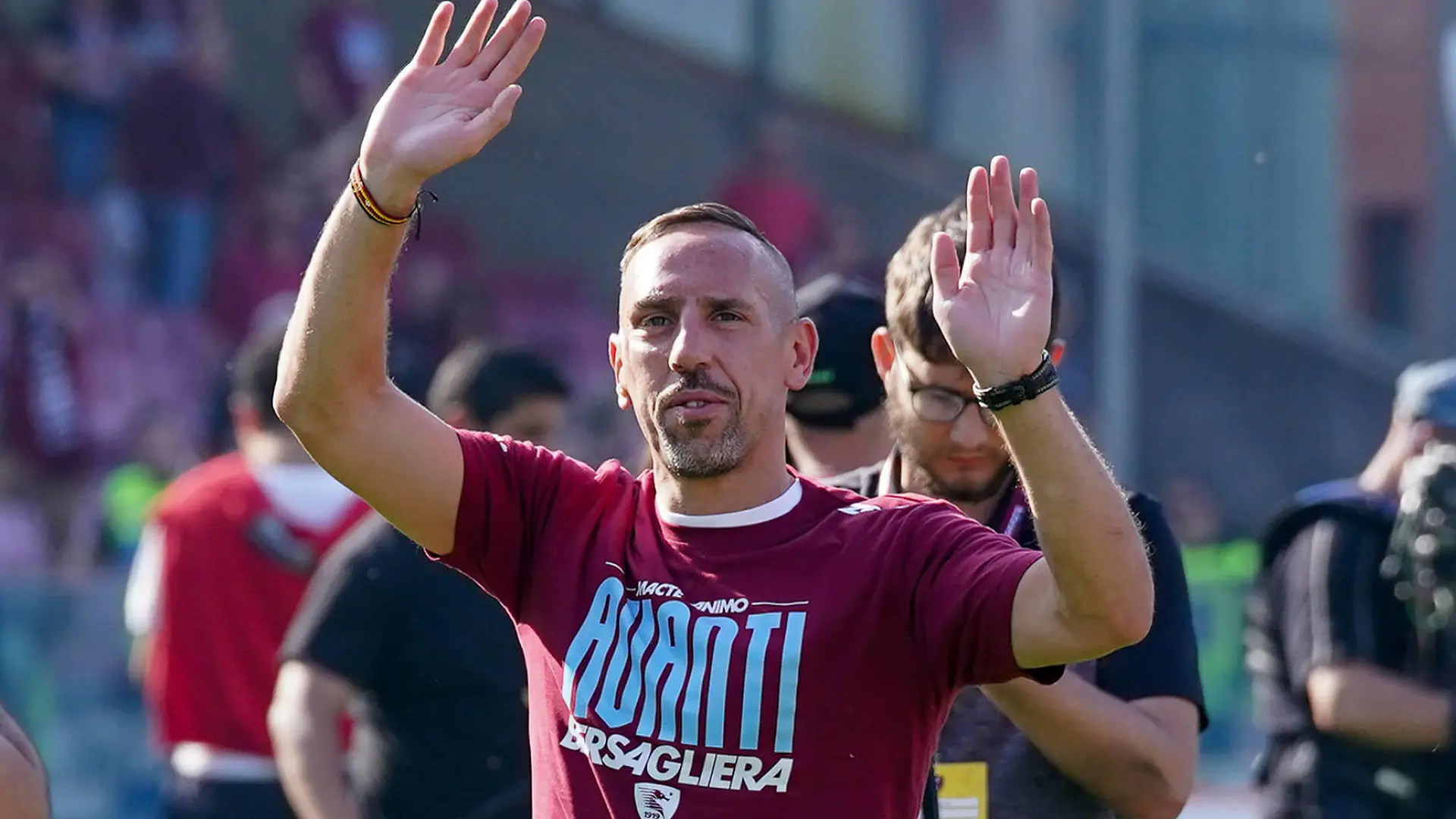 US Salernitana v Udinese Calcio - Serie A Franck Ribery of US Salernitana celebrates at the end of the Serie A match between US Salernitana and Udinese Calcio at Stadio Arechi on May 27, 2023 in Salerno, Italy. Salerno Salerno Italy PUBLICATIONxNOTxINxFRA Copyright: xGiuseppexMaffiax originalFilename:maffia-ussalern230527_np8z9.jpg