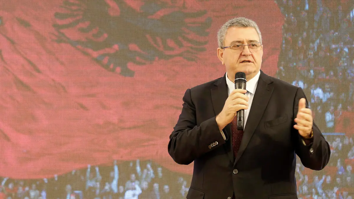 epa05281061 Armand Duka, President of the Albanian Soccer Federation, addresses a speech after signing a contract of sponsorship with the SIGAL UNIQA Group Austria in Tirana, Albania, 28 April 2016. Insurance group SIGAL UNIQA Group Austria will be the main sponsor of the Albanian Soccer Federation and the Albanian national soccer team from 2016 until 2018. EPA/ARMANDO BABANI ++