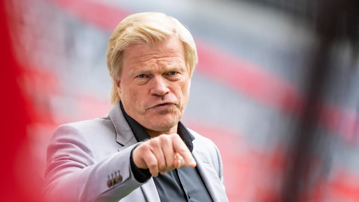  31.07.2021, xkvx, Fussball Testspiel, FC Bayern Muenchen - SSC Neapel emspor, v.l. Vorstandsvorsitzender Oliver Kahn FC Bayern Muenchen DFL/DFB REGULATIONS PROHIBIT ANY USE OF PHOTOGRAPHS as IMAGE SEQUENCES and/or QUASI-VIDEO Muenchen *** 31 07 2021, xkvx, football test match, FC Bayern Muenchen SSC Neapel emspor, v l CEO Oliver Kahn FC Bayern Muenchen DFL DFB REGULATES PROHIBIT ANY USE OF PHOTOGRAPHS as IMAGE SEQUENCES and or QUASI VIDEO Muenchen