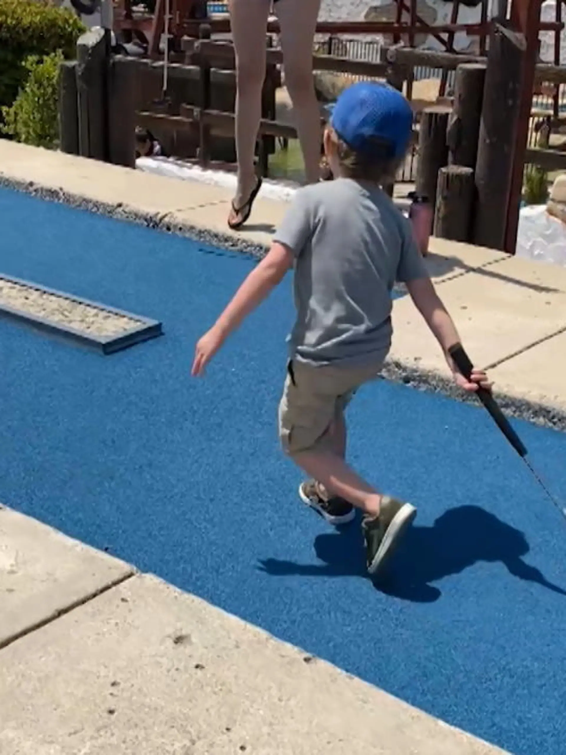 Bild zu: "Atlas ist ein echtes (Mini) Golftalent"