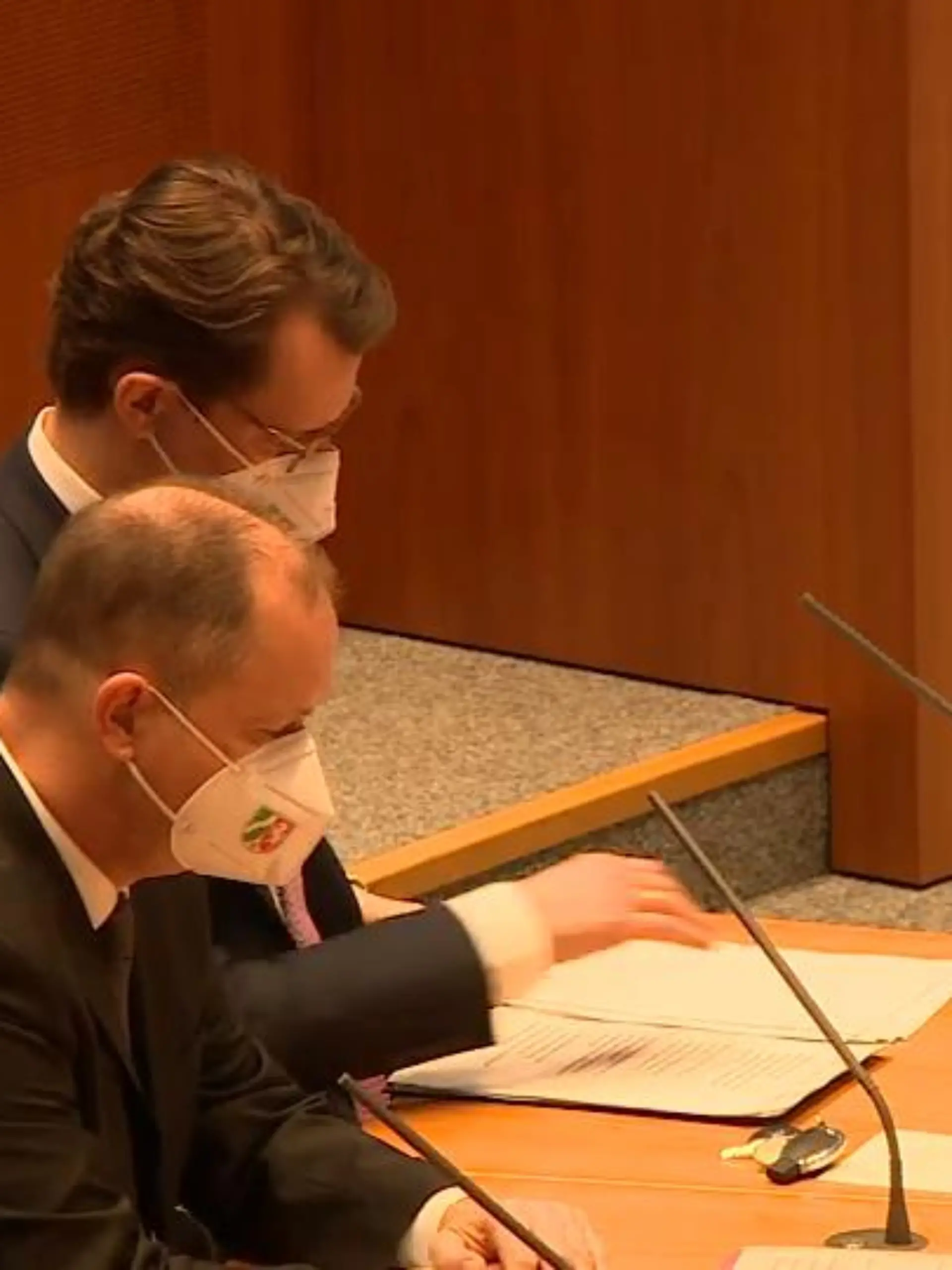 Bild zu: "Corona-Lage Thema im NRW-Landtag"
