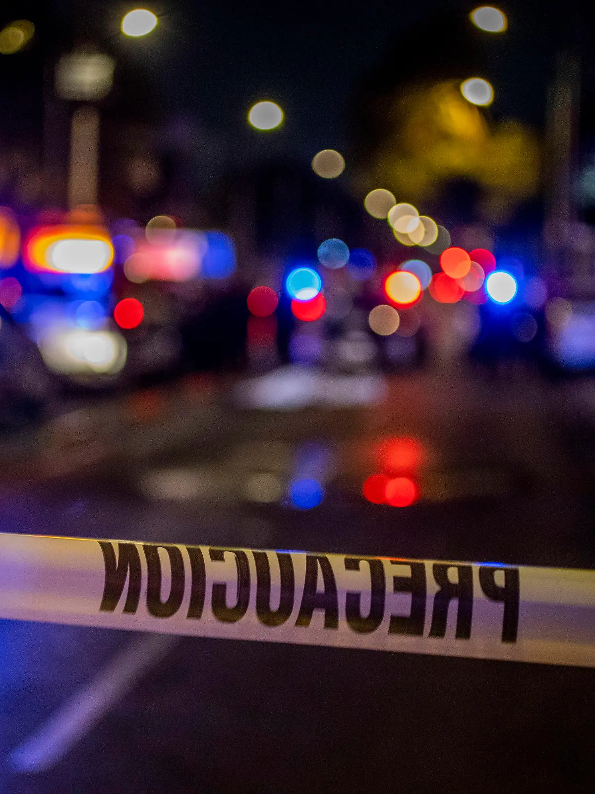 ARCHIV - 05.11.2020, Mexiko, Mexiko-Stadt: Gesperrte Straße, nachdem ein Junge tot aufgefunden wurde. (zu dpa «Leichter Rückgang: 94 Morde pro Tag in Mexiko») Foto: Jair Cabrera Torres/dpa +++ dpa-Bildfunk +++