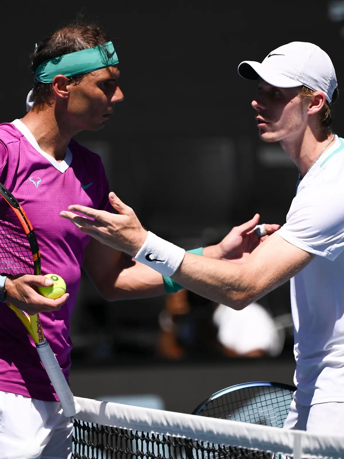  Mandatory Credit: Photo by James Gourley/Shutterstock 12773752bs Denis Shapovalov and Rafael Nadal clash after the Canadian complained about Nadal taking his time between points Australian Open, Day Nine, Tennis, Melbourne Park, Melbourne, Australia - 25 Jan 2022 Australian Open, Day Nine, Tennis, Melbourne Park, Melbourne, Australia - 25 Jan 2022 PUBLICATIONxINxGERxSUIxAUTXHUNxGRExMLTxCYPxROMxBULxUAExKSAxONLY Copyright: xJamesxGourley/Shutterstockx 12773752bs