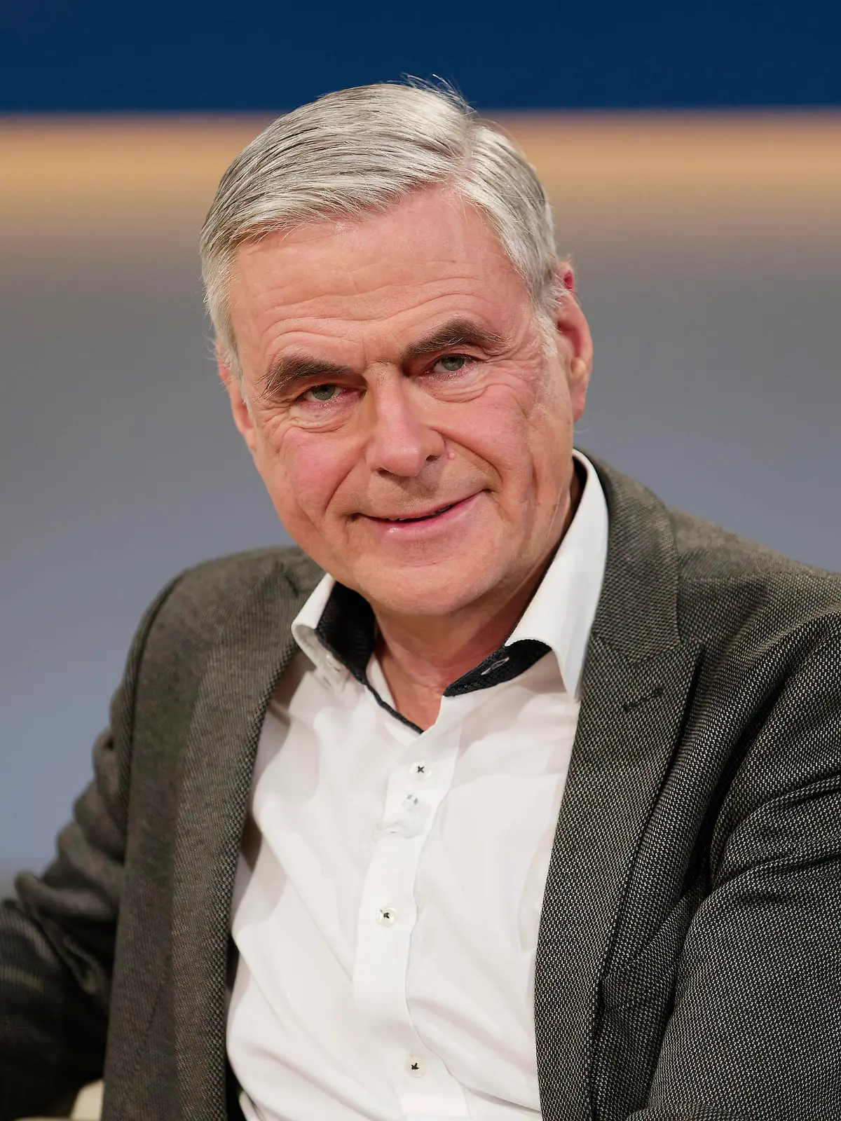  Uwe Janssens 2021-01-24, Berlin, Uwe Janssens, Chefarzt der Klinik für Innere Medizin und Internistische Intensivmedizin am St.-Antonius-Hospital in Eschweiler, zu Gast bei Anne Will im Ersten. Thema der ARD-Polittalkrunde: Gefahr durch neue Corona-Mutanten - wie viel Zumutung braucht es jetzt *** Uwe Janssens 2021 01 24, Berlin, Uwe Janssens, chief physician of the clinic for internal medicine and internal intensive medicine at the St Antonius hospital in Eschweiler, to guest with Anne Will in the Ersten topic of the ARD Polittalkrunde danger by new Corona mutants like much imposition needs it now