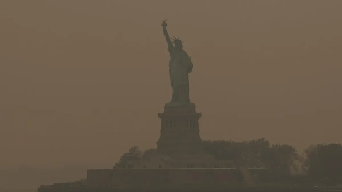 New York, NY - The Statue of Liberty shrouded in smoke from Canada wildfires in New York. The US Northeast, including New York City, will continue to breathe in choking smoke from fires across eastern Canada for the next few days, raising health alarms across impacted areas.
Pictured: New York City
BACKGRID USA 7 JUNE 2023 


