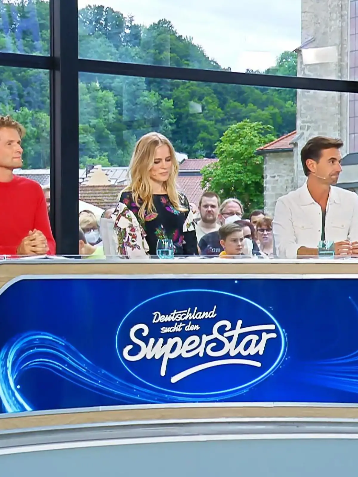 Im Recall muss die Jury knallhart aussortieren: Nur eine schafft es weiter.