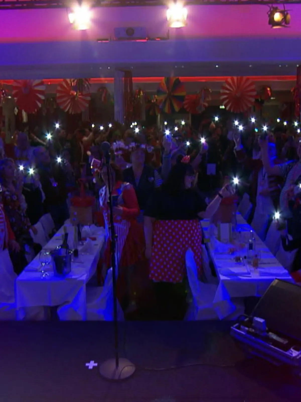 Bild zu: "Karneval im Kölner Lindner"