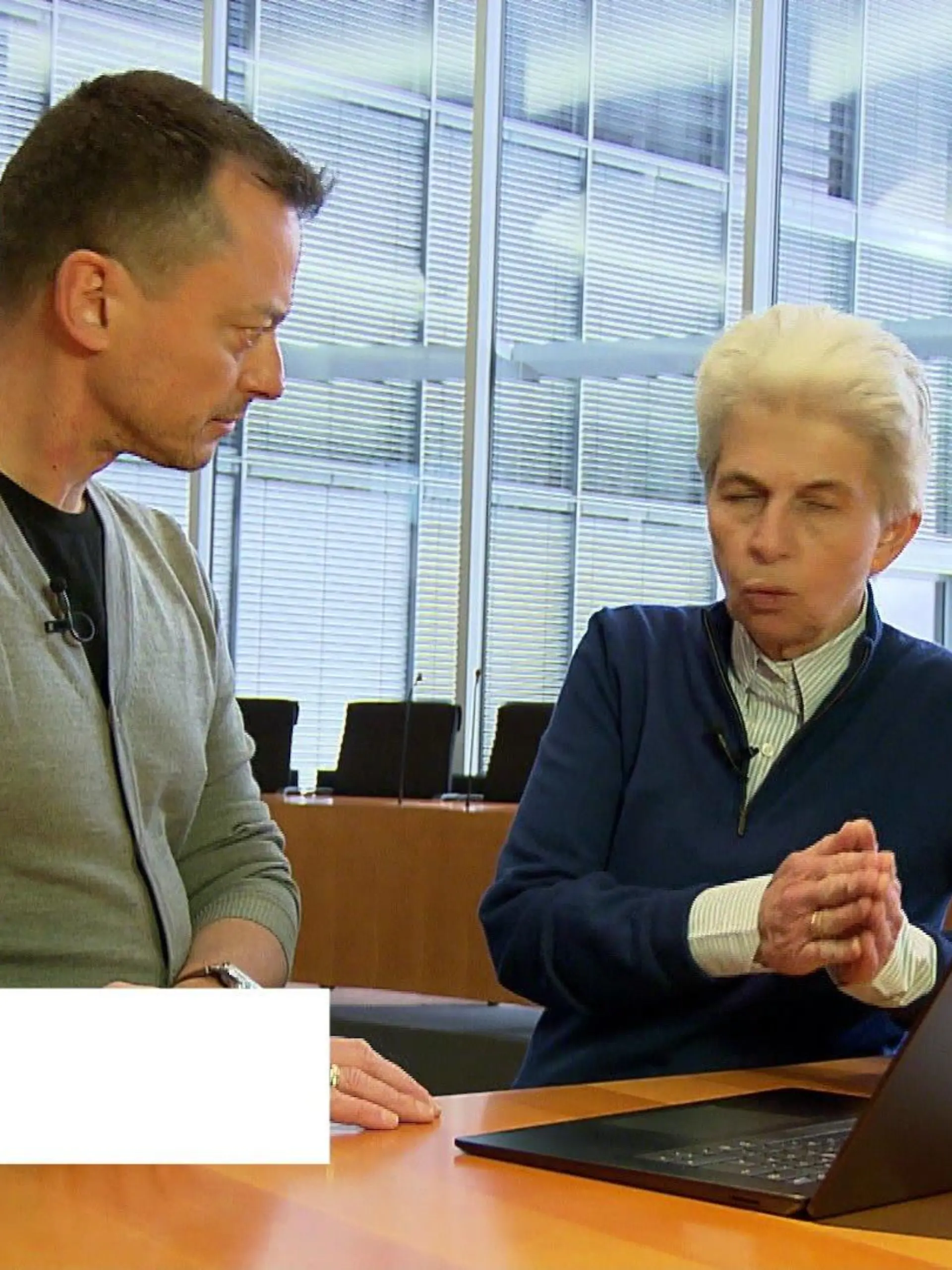 Marie-Agnes Strack-Zimmermann im Gespräch mit RTL-Reporter Markus Frenzel.