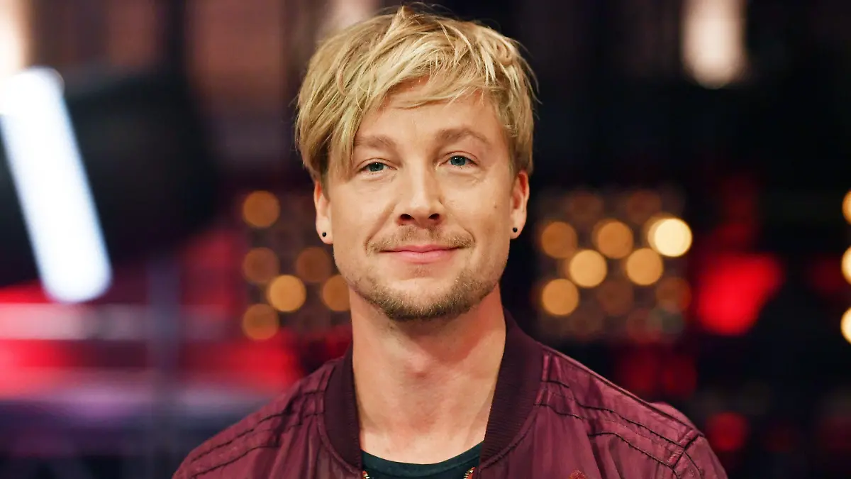 ARCHIV - 31.08.2016, Berlin: Samu Haber, Jurymitglied der Musik-Show "Voice of Germany", steht bei einem Pressetermin im Studio Berlin Adlershof. (zu dpa Jubiläumsstaffel von «The Voice of Germany» - Samu Haber wieder dabei) Foto: Jens Kalaene/dpa-Zentralbild/dpa +++ dpa-Bildfunk +++