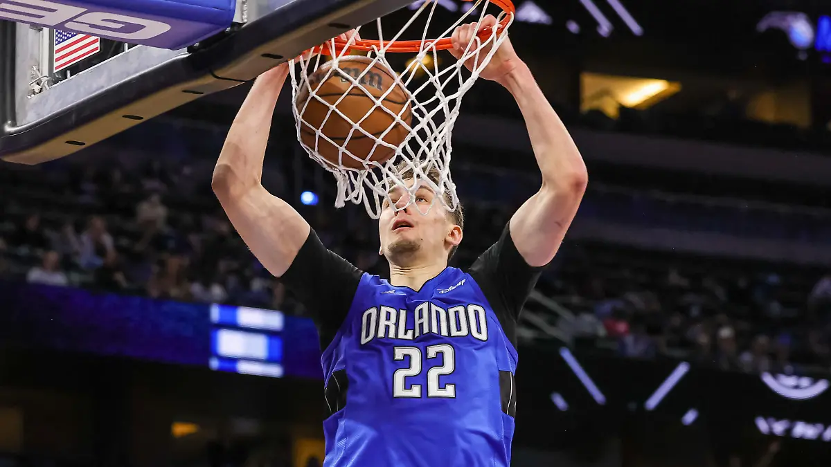 Jan 9, 2022; Orlando, Florida, USA; Orlando Magic forward Franz Wagner (22) dunks the ball during the second half against the Washington Wizards at Amway Center. Mandatory Credit: Mike Watters-USA TODAY Sports
