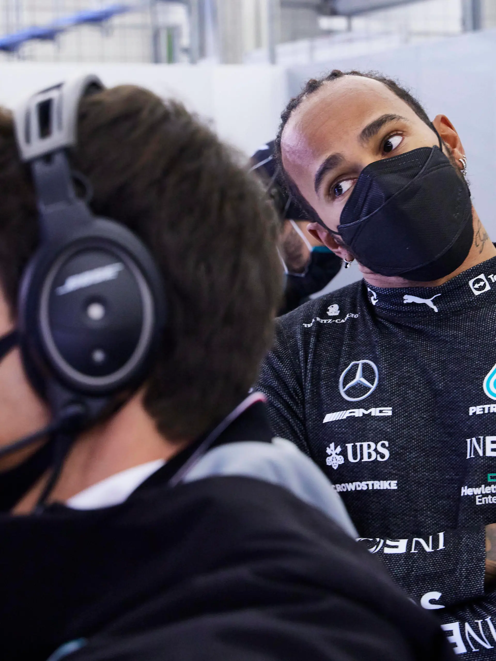 Formula 1 2021: Turkish GP ISTANBUL PARK, TURKEY - OCTOBER 09: Sir Lewis Hamilton, Mercedes, with Toto Wolff, Team Principal and CEO, Mercedes AMG during the Turkish GP at Istanbul Park on Saturday October 09, 2021, Turkey. Photo by Steve Etherington / LAT Images Images PUBLICATIONxINxGERxSUIxAUTxHUNxONLY GP2116_084736SNE45081 